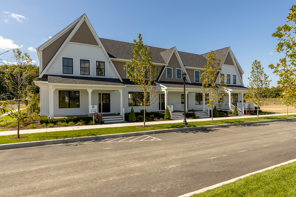 The-Roxbury-Townhome-Tradition-at-Red-Hook-12