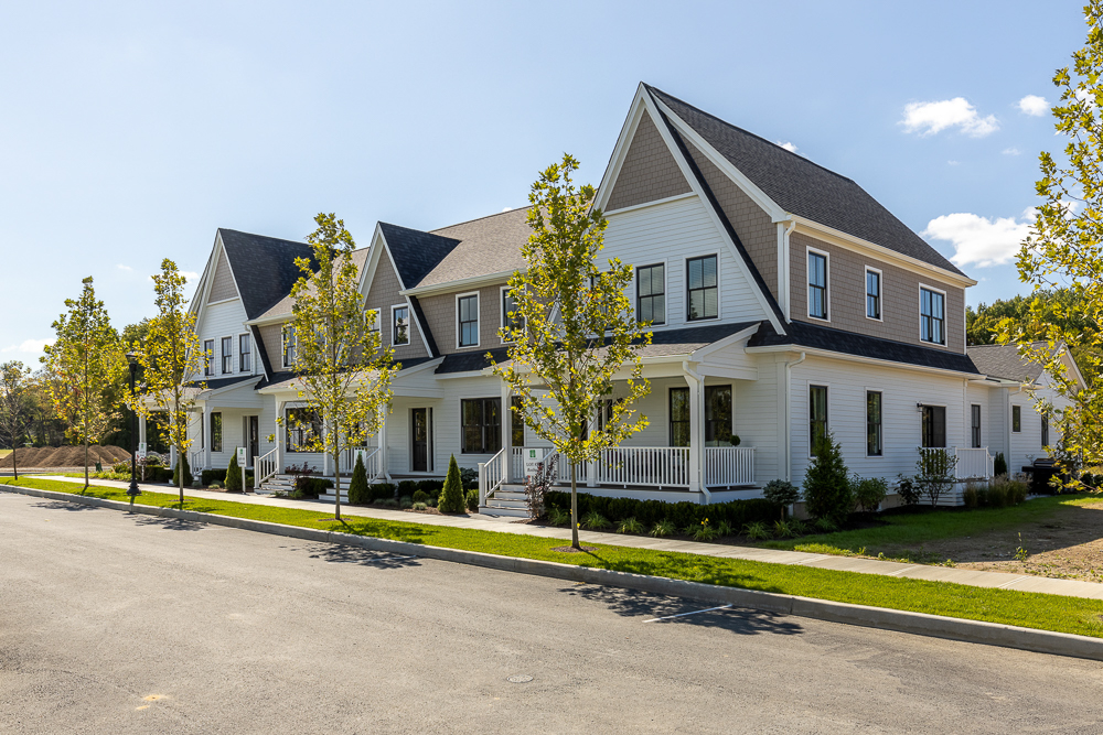 The-Roxbury-Townhome-Tradition-at-Red-Hook-13